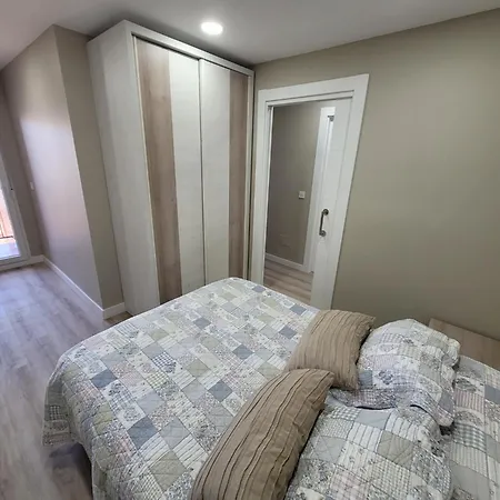 Ferry Port Brand New * Σανταντέρ