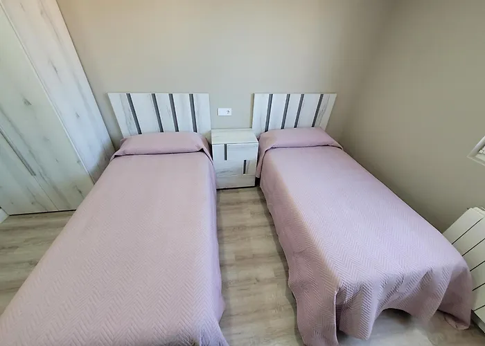 דירה Ferry Port Brand New סנטנדר