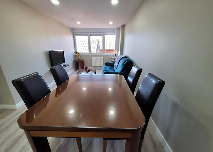 דירה Ferry Port Brand New סנטנדר