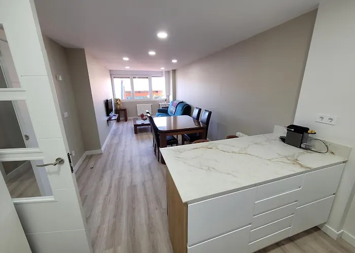 Ferry Port Brand New アパート *